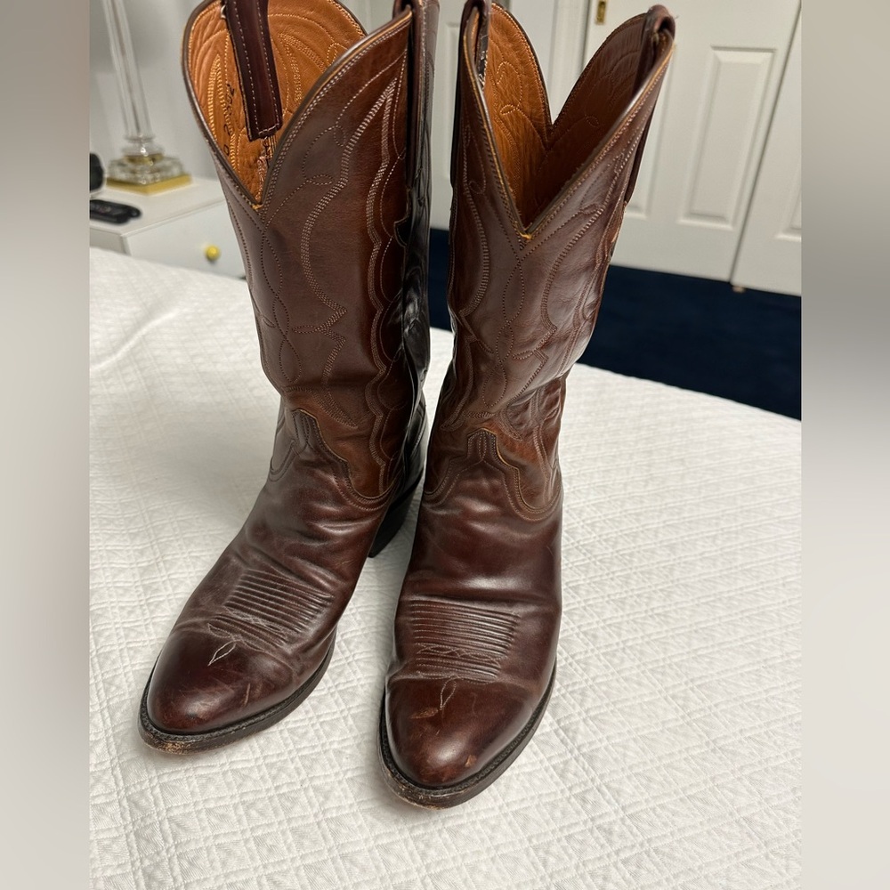 Men’s Lucchese cowboy boots size 8